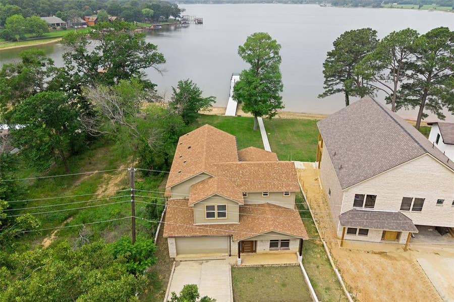 Property photo for 162 Oak Hills Drive, Mabank, TX