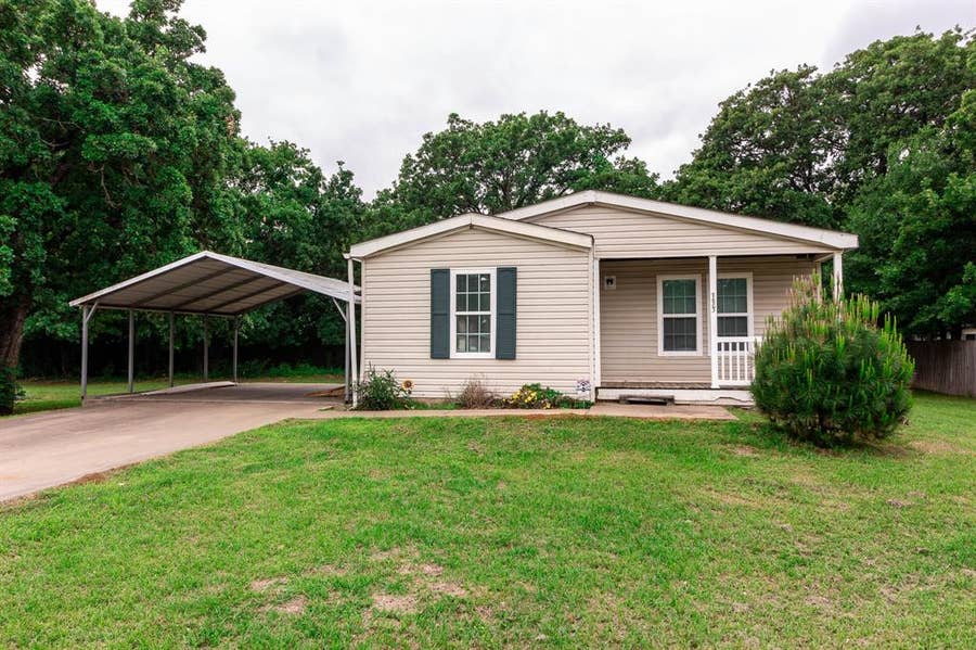 Property photo for 133 Tres Lagos Boulevard, Gun Barrel City, TX