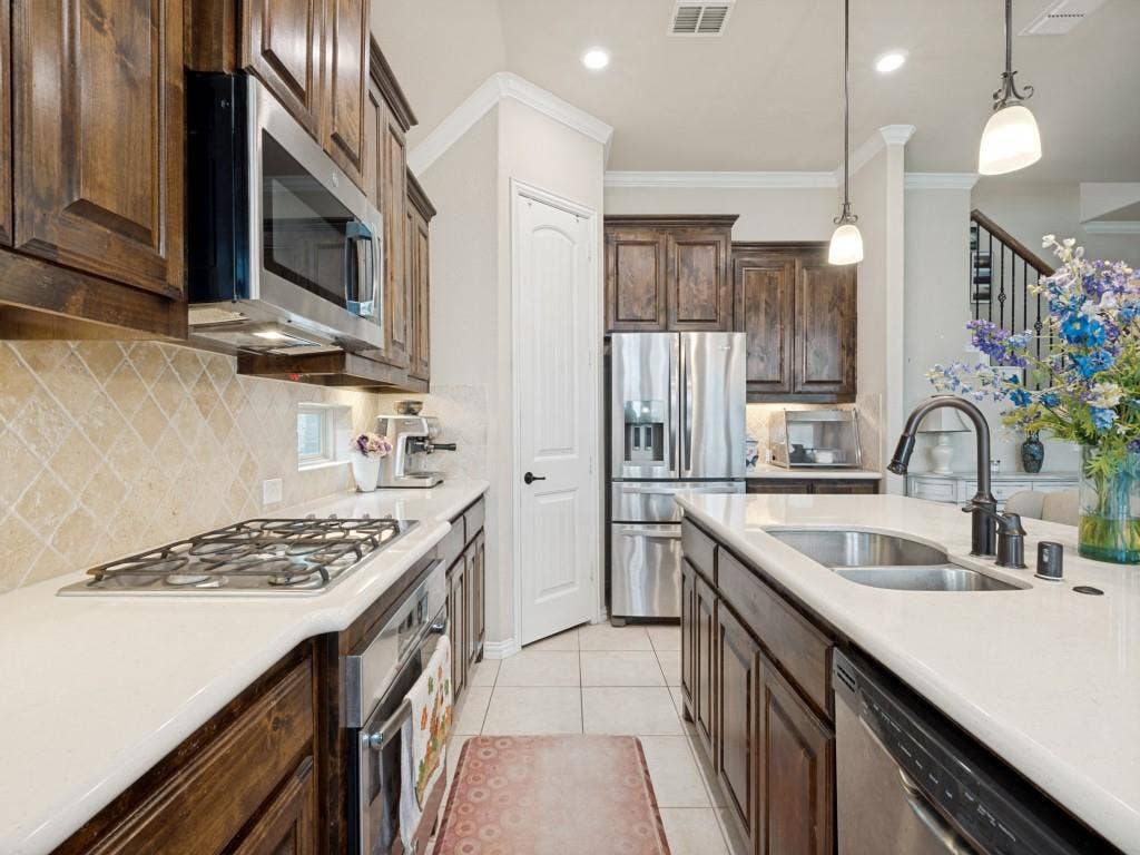 9948 Atlantic Lane, Frisco, TX 75035 9948 Atlantic Lane, Frisco, TX 75035