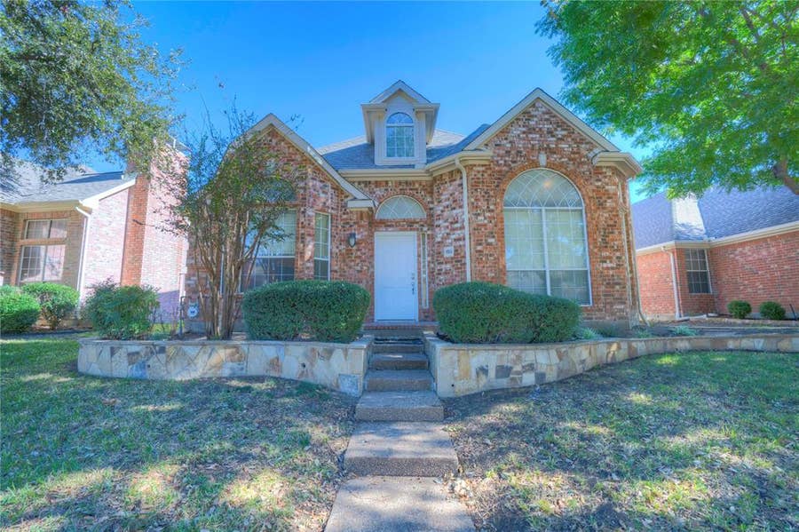 Property photo for 9504 Rodeo Drive, Irving, TX