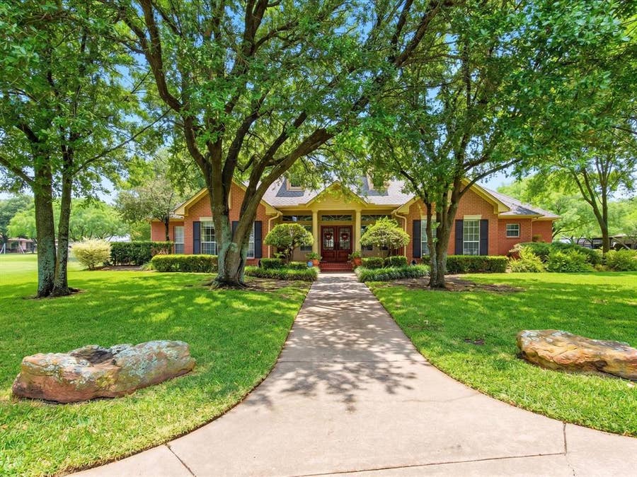 Property photo for 210 Martinek, Palmer, TX