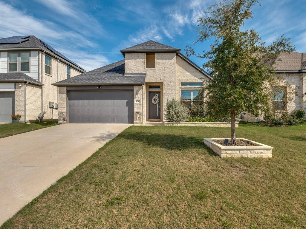 626 Congressional Avenue, Red Oak, TX 75154 Stucco and stone facade with a gray shingle roof