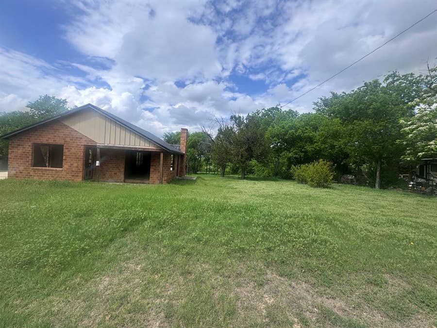 Property photo for 1210 E Old Chico Road, Decatur, TX
