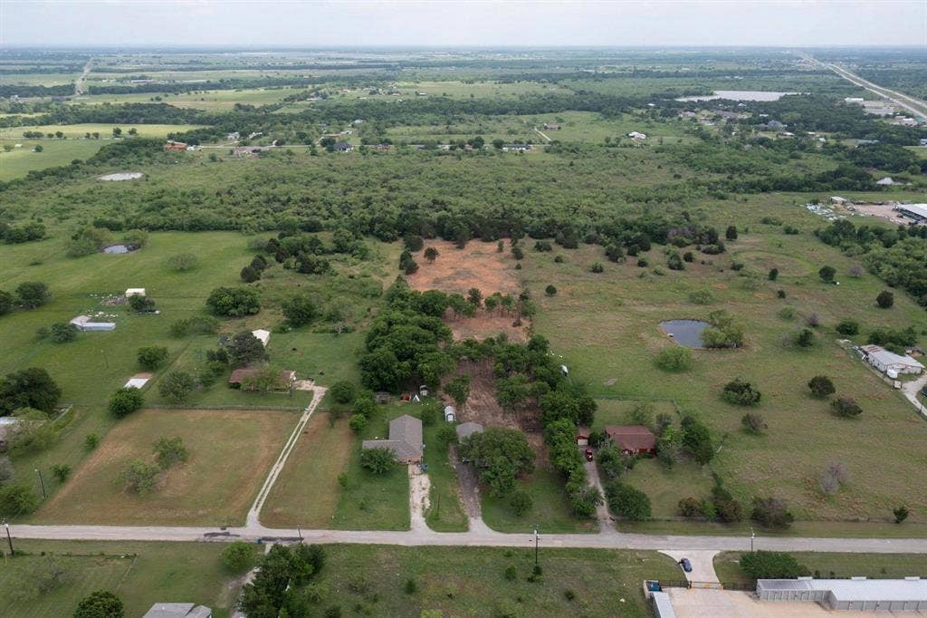 6060 County Road 166, Kaufman, TX 75142 6060 County Road 166, Kaufman, TX 75142