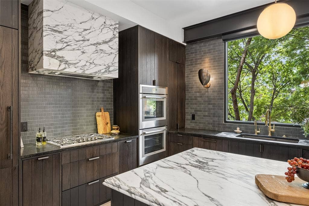 2911 Magnolia Hill Court, Dallas, TX 75201 2911 Magnolia Hill Court, Dallas, TX 75201