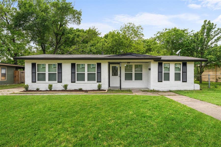 Property photo for 723 Leyenda Drive, Mesquite, TX