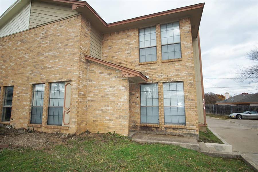 Property photo for 5719 Red Cactus Court, Arlington, TX