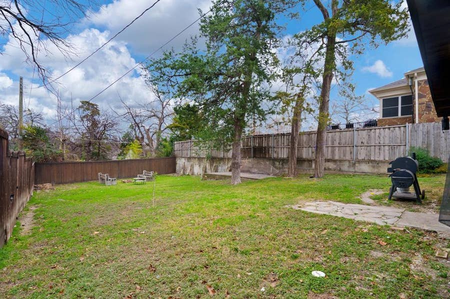 Property photo for 1614 Seevers Avenue, Dallas, TX