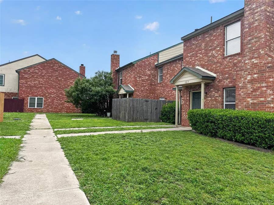 Property photo for 3211 Roundtree Lane, Garland, TX