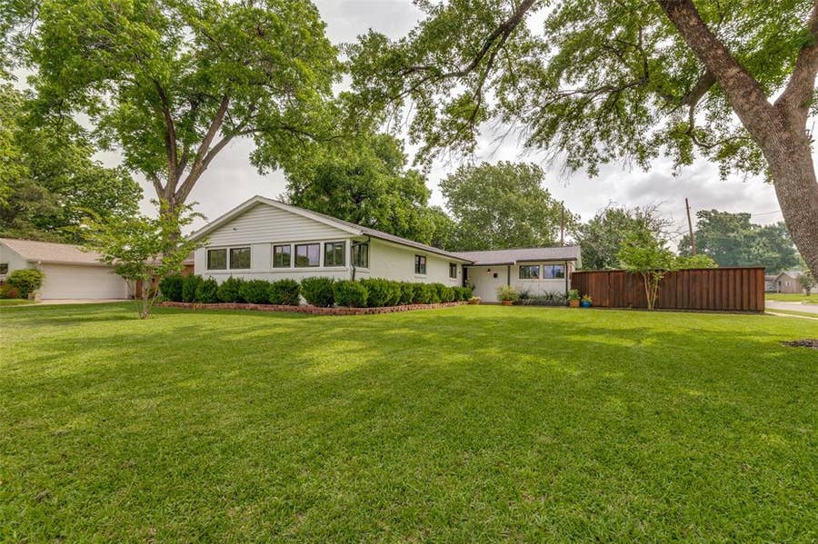 Property photo for 3581 Woodleigh Drive, Dallas, TX