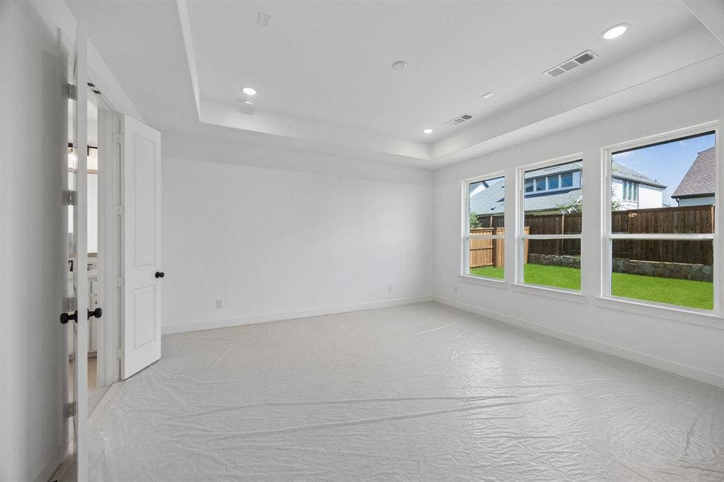 4211 Rosita Lane, Prosper, TX 75078 Located at the rear of the home for additional privacy, this peaceful owner's suite is the perfect place to relax and renew.