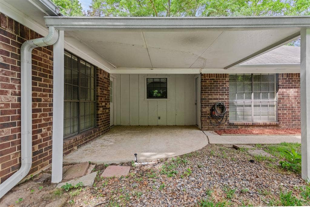15049 Northwood Drive, Tyler, TX 75703 15049 Northwood Drive, Tyler, TX 75703