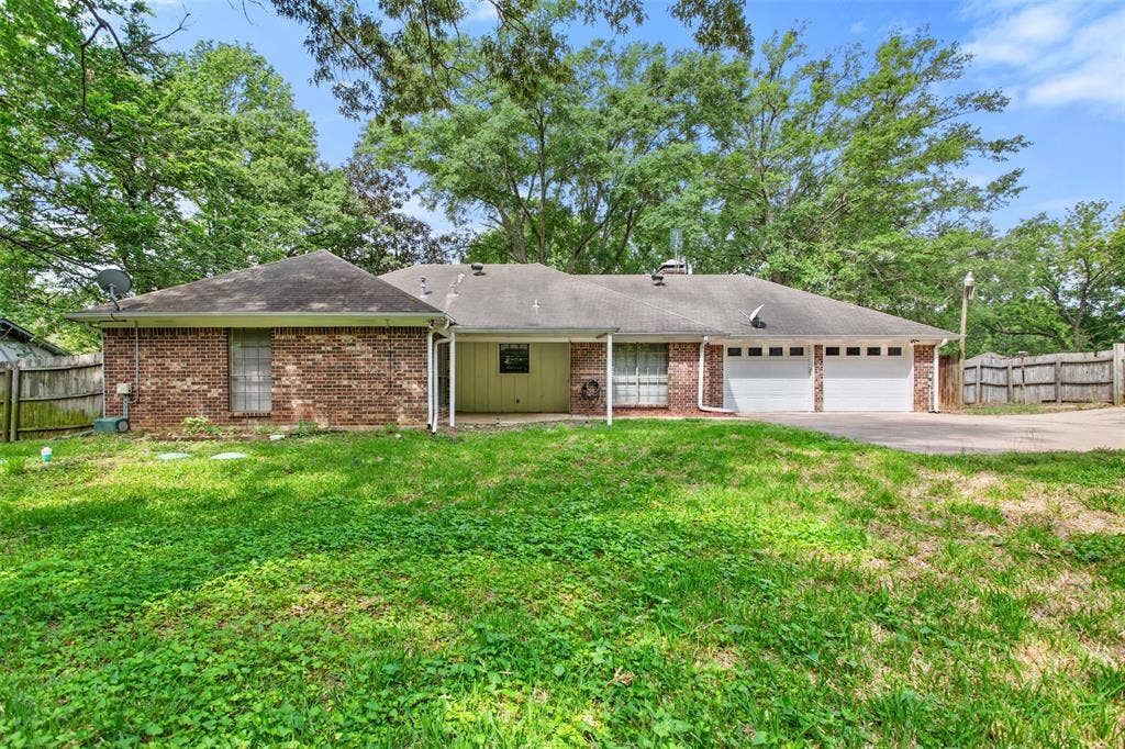 15049 Northwood Drive, Tyler, TX 75703 15049 Northwood Drive, Tyler, TX 75703