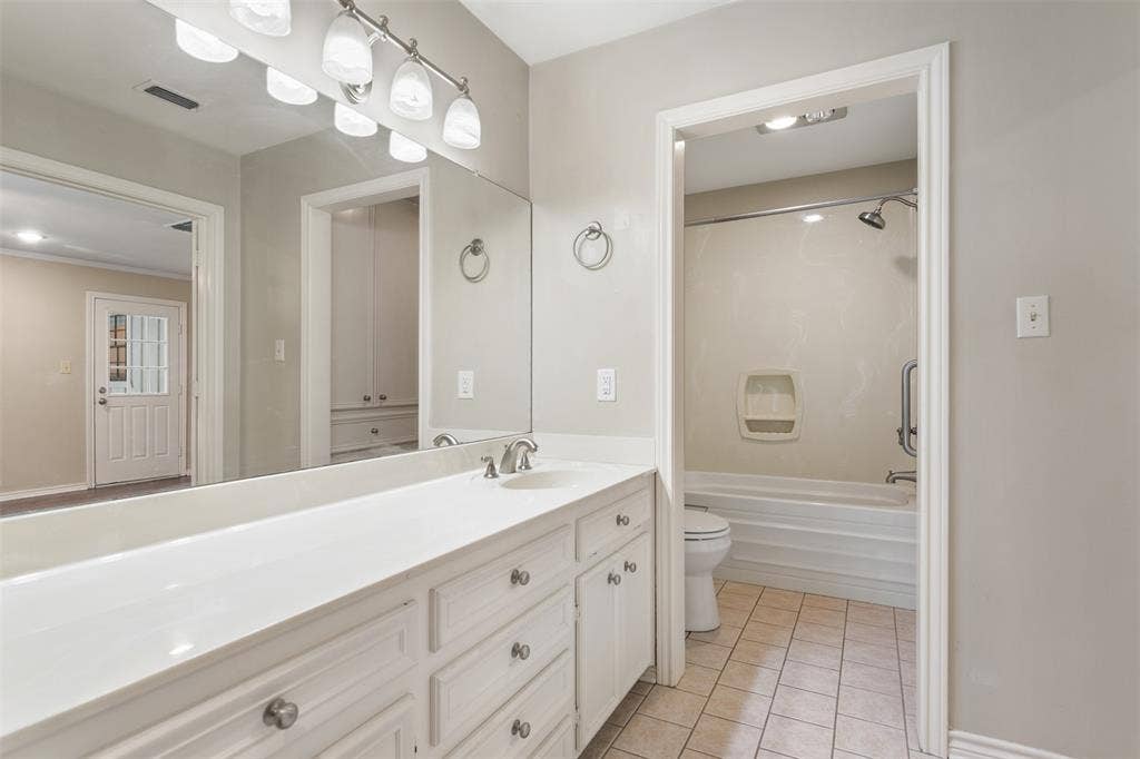 15049 Northwood Drive, Tyler, TX 75703 15049 Northwood Drive, Tyler, TX 75703