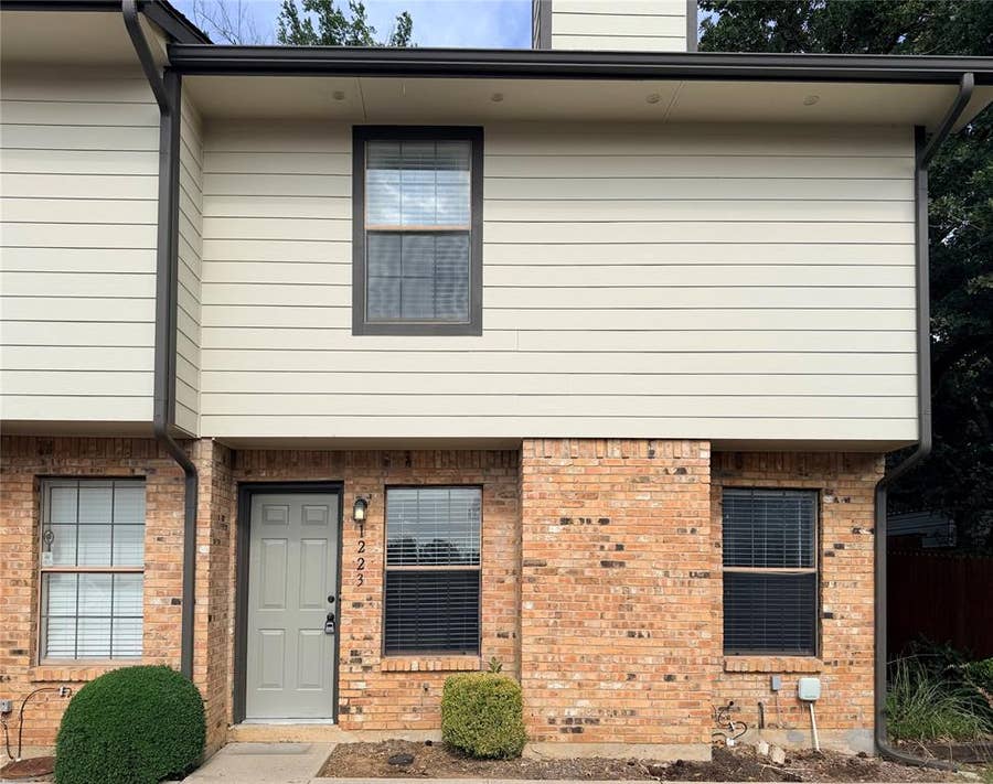 Property photo for 1223 Dallas Drive, Denton, TX