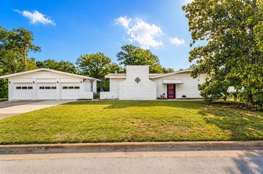 Property photo for 203 Lakeridge Road, Lakeside, TX