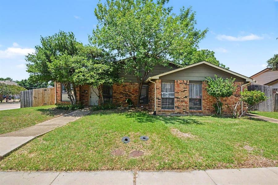 Property photo for 2201 Jackson Circle, Carrollton, TX