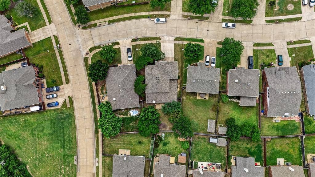 1321 Iron Horse Street, Wylie, TX 75098 1321 Iron Horse Street, Wylie, TX 75098