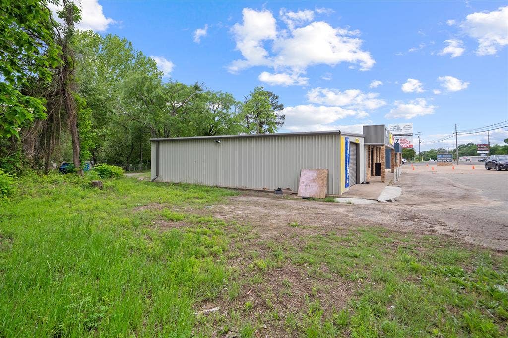 807 W Corsicana Street, Athens, TX 75751 807 W Corsicana Street, Athens, TX 75751