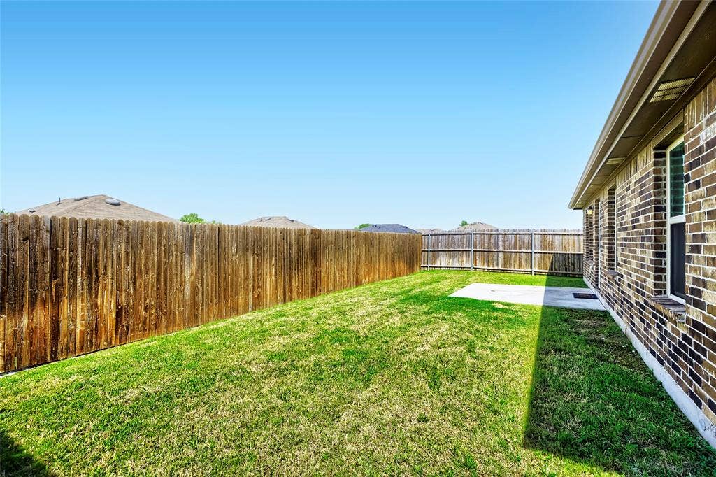 3327 Hawkins Drive, Fate, TX 75189 3327 Hawkins Drive, Fate, TX 75189