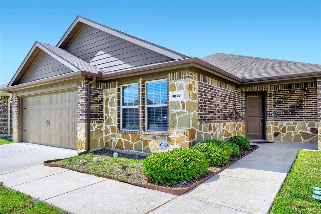 3327 Hawkins Drive, Fate, TX 75189 3327 Hawkins Drive, Fate, TX 75189