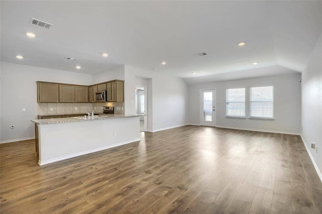 3327 Hawkins Drive, Fate, TX 75189 3327 Hawkins Drive, Fate, TX 75189