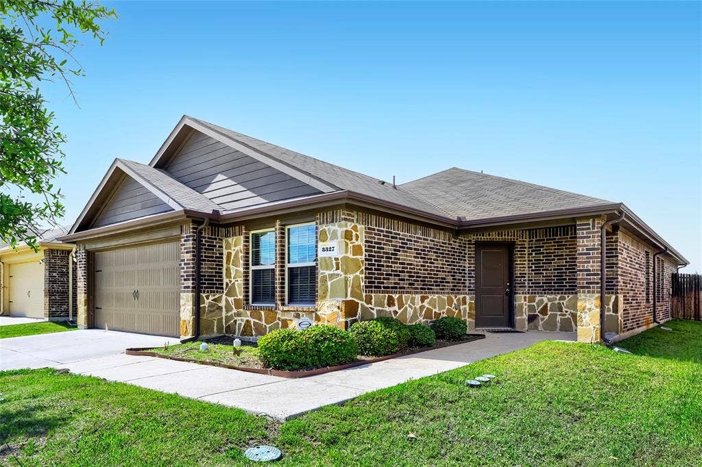 3327 Hawkins Drive, Fate, TX 75189 3327 Hawkins Drive, Fate, TX 75189