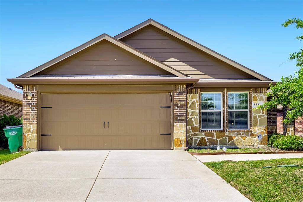 3327 Hawkins Drive, Fate, TX 75189 3327 Hawkins Drive, Fate, TX 75189