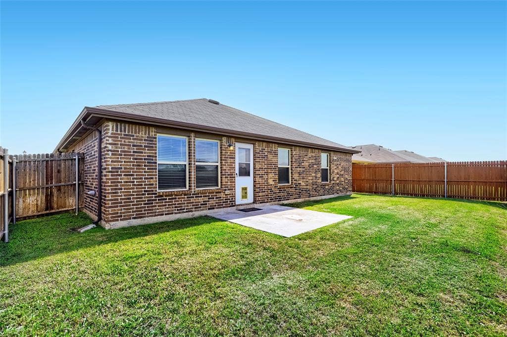 3327 Hawkins Drive, Fate, TX 75189 3327 Hawkins Drive, Fate, TX 75189