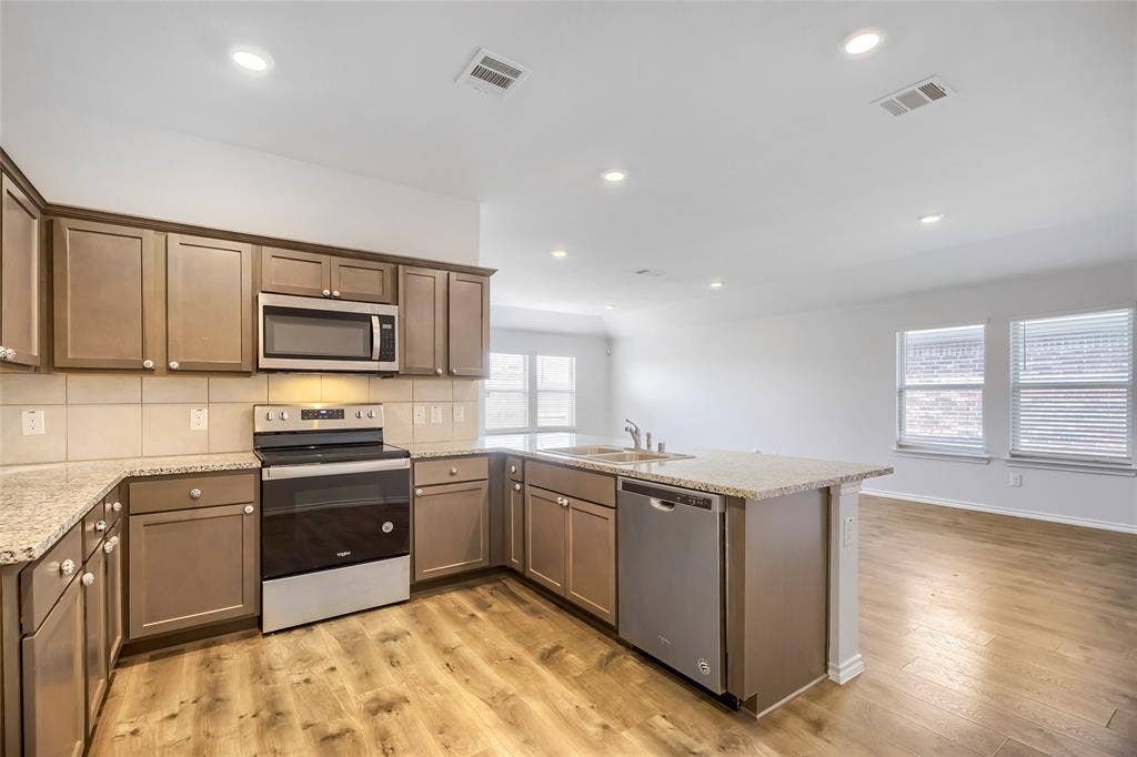 3327 Hawkins Drive, Fate, TX 75189 3327 Hawkins Drive, Fate, TX 75189