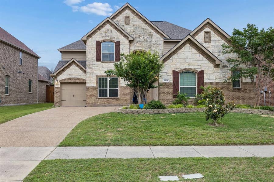 Property photo for 9519 Amberwoods Lane, Frisco, TX