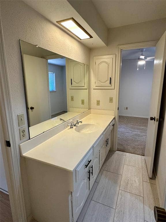 7145 Crooked Oak Drive, Dallas, TX 75248 Jack and Jill bathroom