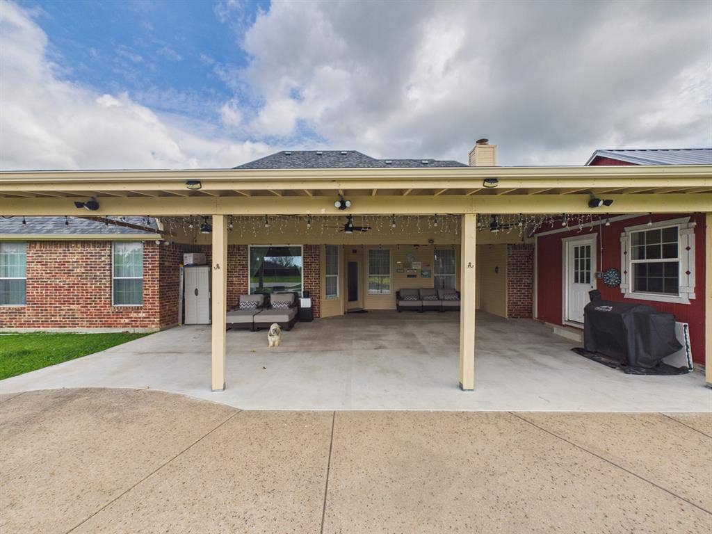 5640 Jennifer Lane, Midlothian, TX 76065 Lots of covered patio space for entertaining