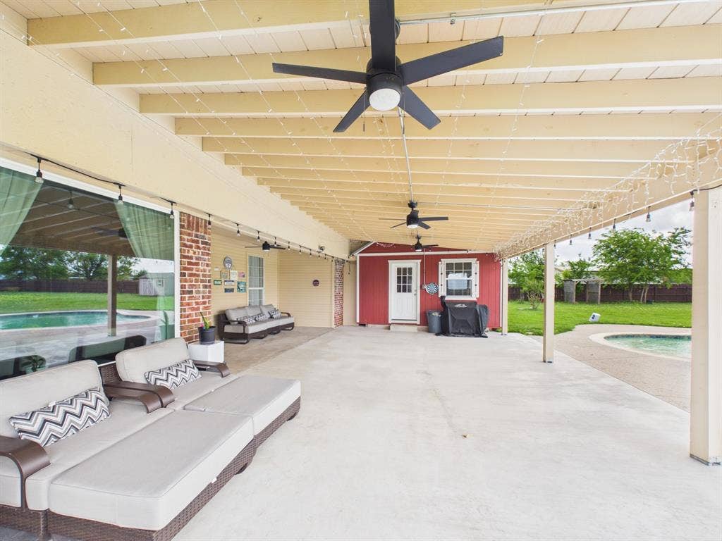5640 Jennifer Lane, Midlothian, TX 76065 Red room professionally attached to mainhouse