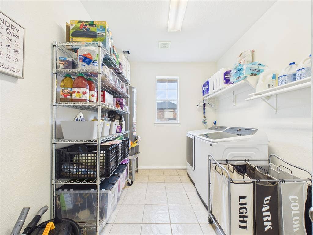 5640 Jennifer Lane, Midlothian, TX 76065 HUGE laundry room