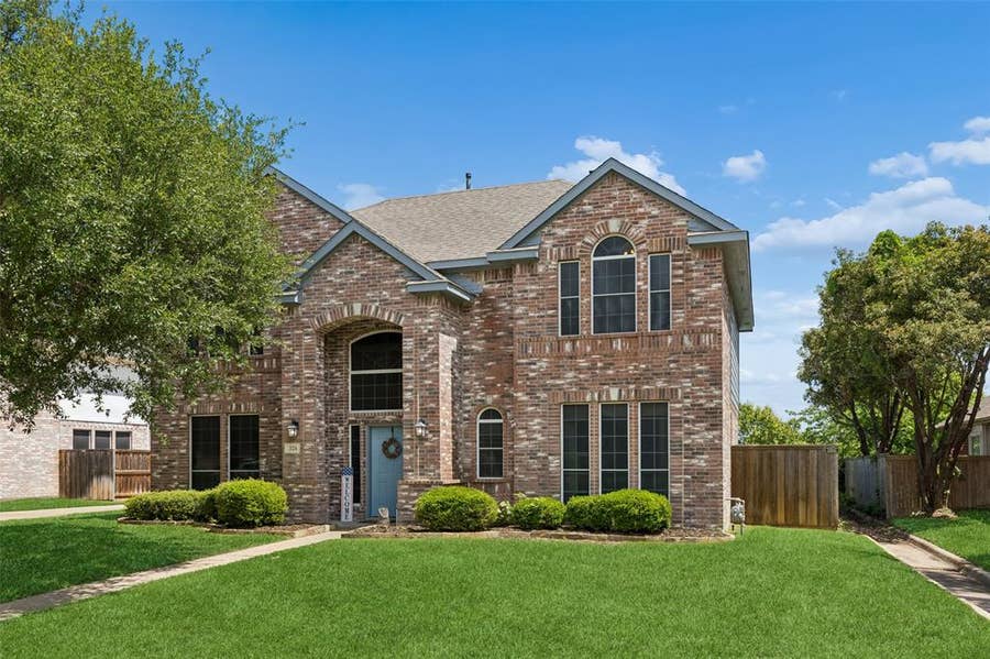 Property photo for 324 Shady Timbers Lane, Murphy, TX