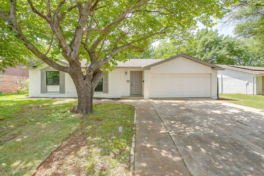 Property photo for 113 Quail Creek Drive, Crowley, TX