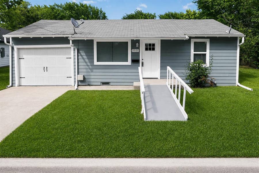 Property photo for 2020 Laura Street, Caddo Mills, TX