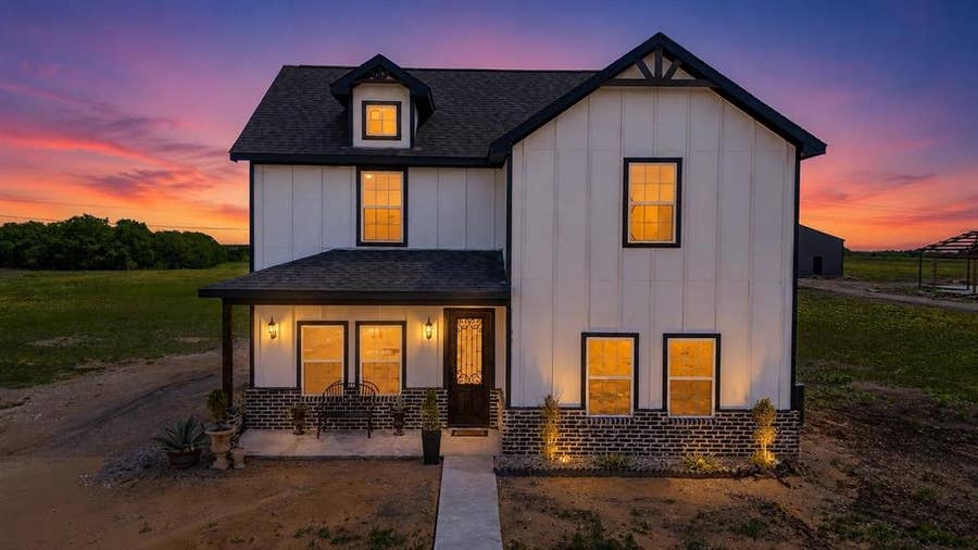 Property photo for 505 Farmer Road, Ennis, TX
