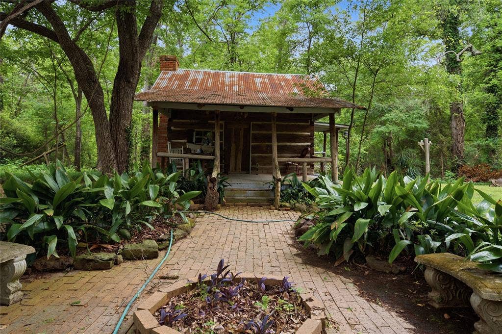 11222 County Road 1201, Malakoff, TX 75148 Historical Log Cabin