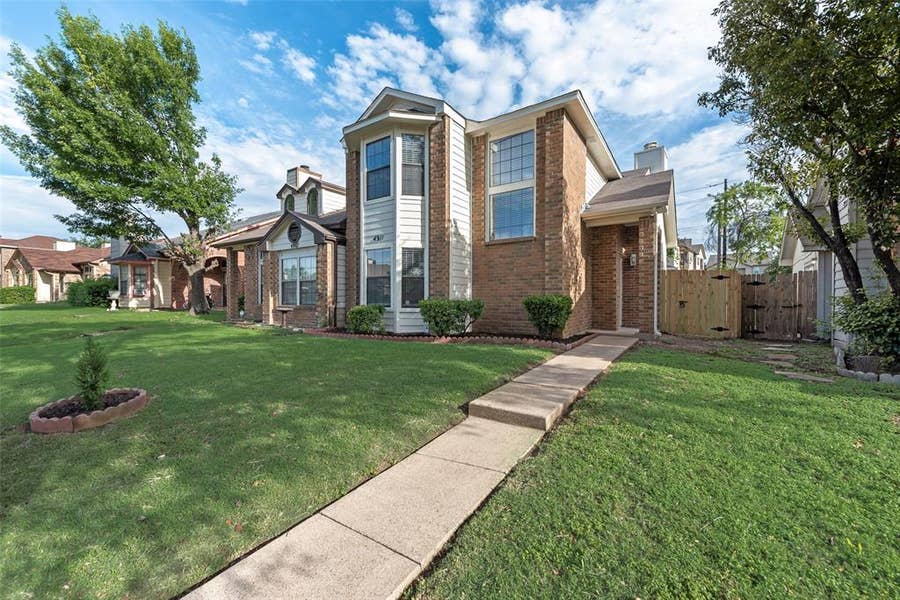 Property photo for 4911 Clover Haven Street, Dallas, TX