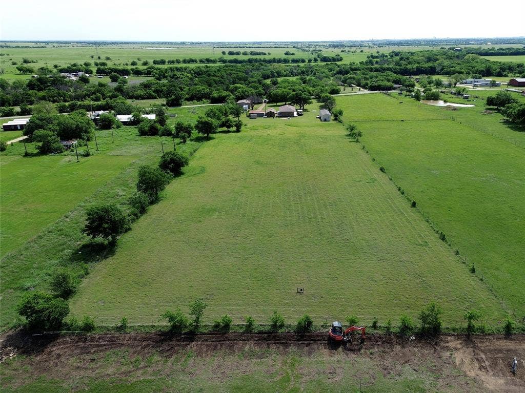 8983 W Odneal Road, Krum, TX 76249 Acreage behind the house. The property makes a perfect rectangle.
