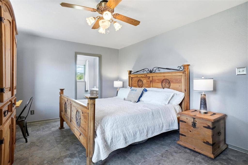 8983 W Odneal Road, Krum, TX 76249 8983 W Odneal Road, Krum, TX 76249