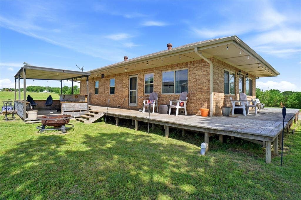 8983 W Odneal Road, Krum, TX 76249 8983 W Odneal Road, Krum, TX 76249