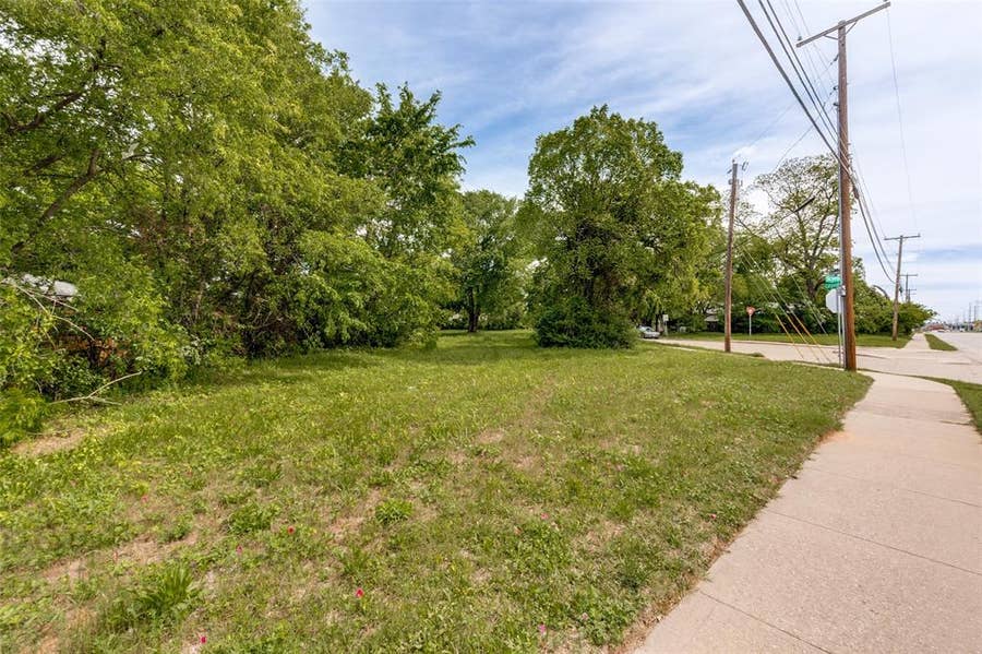 Property photo for 3711 Carpenter Avenue, Dallas, TX