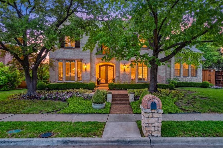 Property photo for 4028 Oakmeadow Drive, Plano, TX