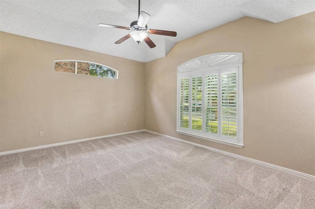 1105 Easton Lane, Allen, TX 75002 Features of the room include ceiling fan, high ceiling and carpet. All carpet was replaced in 2023.