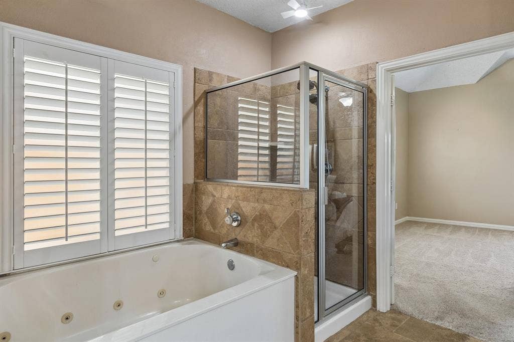 1105 Easton Lane, Allen, TX 75002 Separate shower and jetted tub.