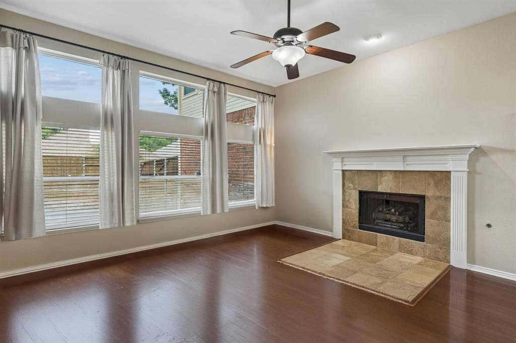 1105 Easton Lane, Allen, TX 75002 Another view of the spacious family room.