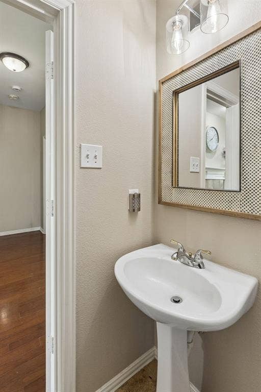 1105 Easton Lane, Allen, TX 75002 Powder room on the first floor. Convenient for guests!